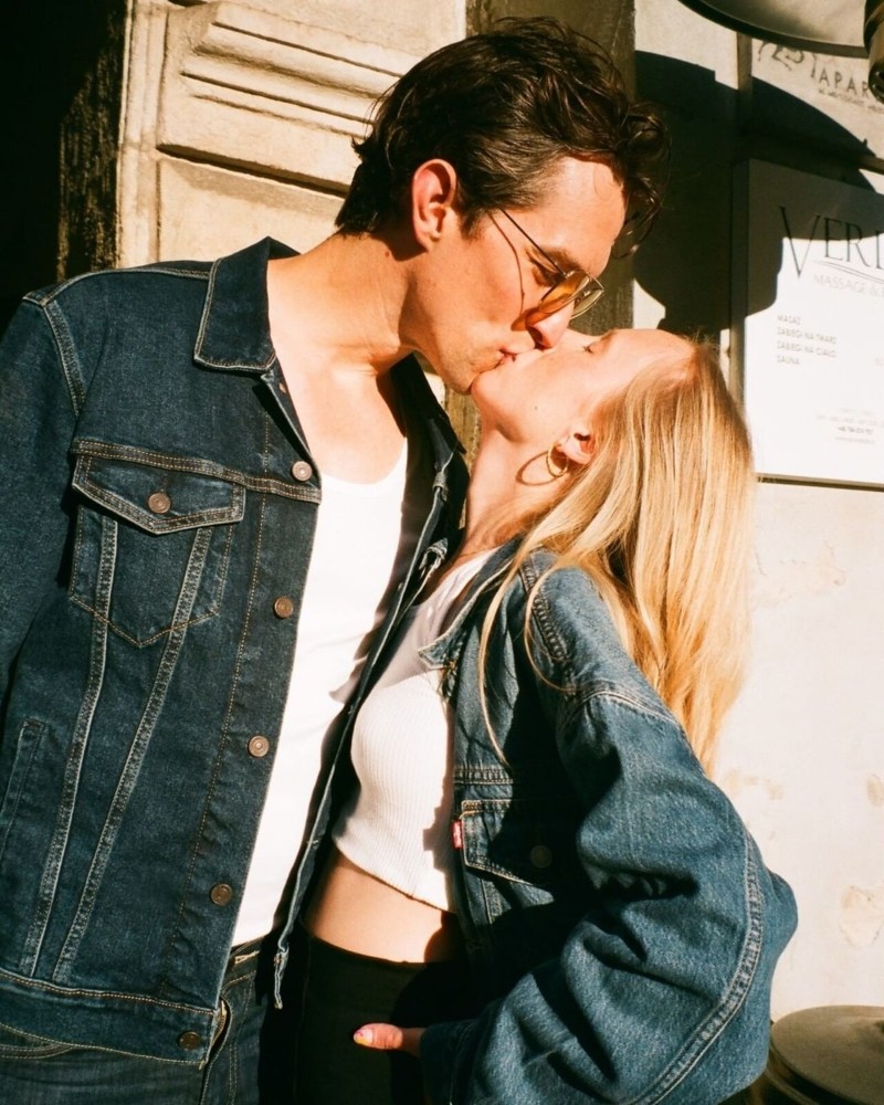 20+ Concept Chụp Ảnh Đôi Cực “Xịn Sò” Để Thử Ngay Vào Mùa Lễ Hội – Trần Huy Camera