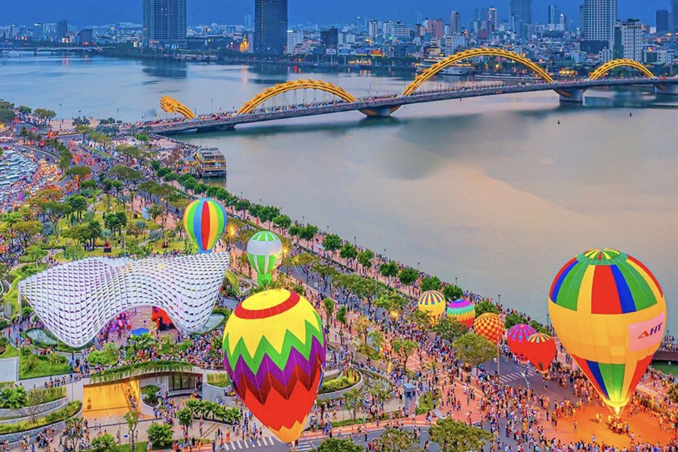 Xu Hướng Thuê Máy Ảnh Du Lịch Dịp Lễ 2025 – Cập Nhật Mới Nhất  | Trần Huy Camera